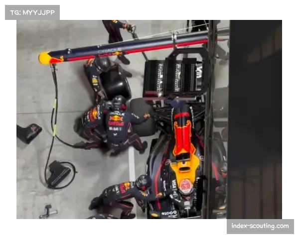 红牛车队奥地利站利用安全车时机进站 维斯塔潘凭借中性胎管理奠定胜局